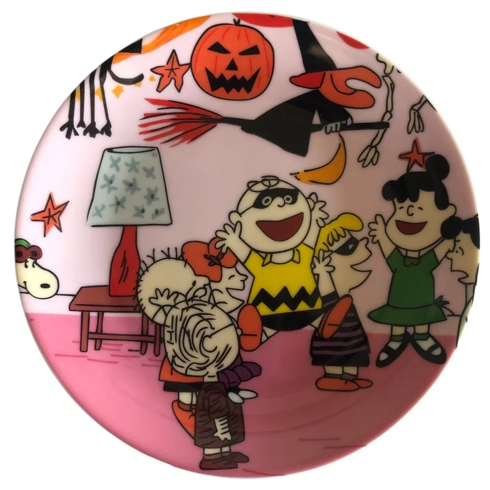 PEANUTS NEW Halloween Party Scene Set of 4 Appetizer Dessert Plates Pink Rare